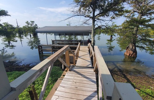 Oneida House | Lake front rustic fishing camp