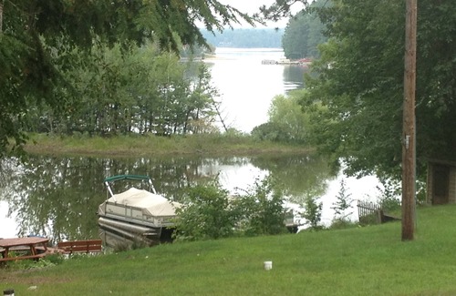 Tomahawk Cottage | Lake Front Studio Cottage- open for booking for dates after may16 2024