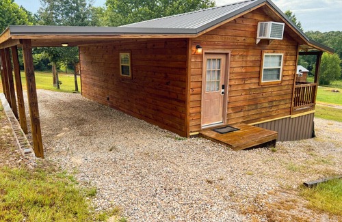 Daisy Cabin | Lake Greeson Cabin with Private ATV Access on 8 Acres