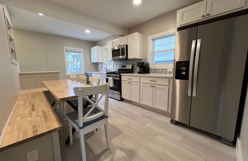 Norton Shores House | Lake Harbor Haven.a charming 3BR house with AC, WiFi across from Maranatha.