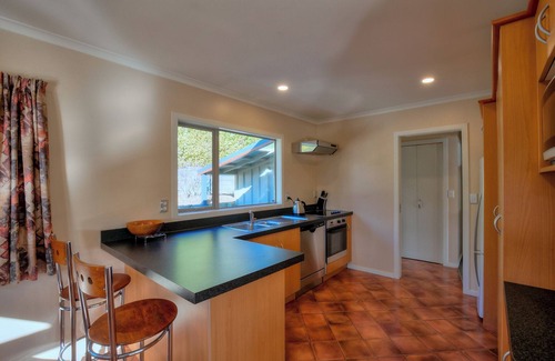 Lake Hawea House | Lake Hawea Hideaway - Lake Hawea Holiday Home