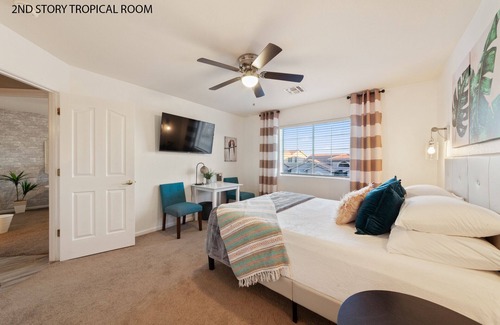 Arrowhead Lakes House | Lake Home, Pontoon Boat, Heated Pool, Pool, Spa, Pool Table "Parrot Hideaway"