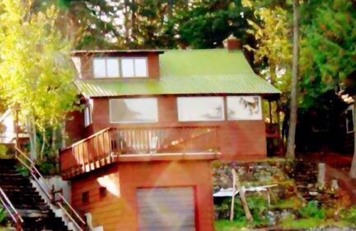 West Glacier Cabin | Lake home w private deck in Glacier Park, 1 wk left Sept. 3bd 2b. Near McD lodge