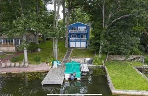 Hopatcong House | Lake Hopatcong cottage with dock; Permit #2023-6n