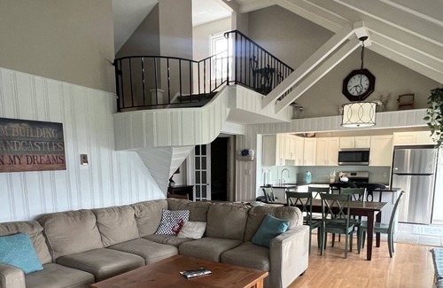 Lake Hopatcong House | Lake Hopatcong lakefront - WIFI, kayaks, paddleboards included