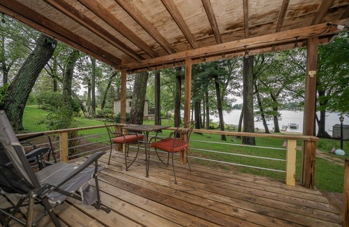 Twin Lake Cottage | Lake House-Beach-Kayaks-Lake View