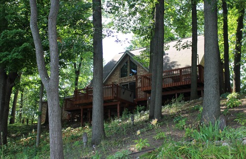 Kendall Ski Chalet | Lake House on a 4 Acre Wooded Lot With Hot Tub, wooded trails & kayaks!