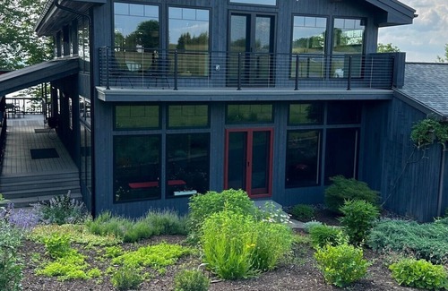 Union Springs House | Lake house on Cayuga Lake 5 minutes from Aurora: dock, lake access, kayaks!