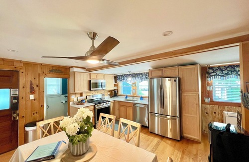 Hampstead House | Lake house sleeps 5 in Hampstead NH. Relax on Sunset Lake. ￼