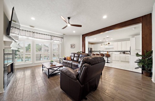 Atascocita House | Lake Houston Getaway | Pool + Spa + Lake Front