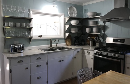 Rogers City Cottage | Lake Huron Hideaway - Unwind, Relax, and Connect