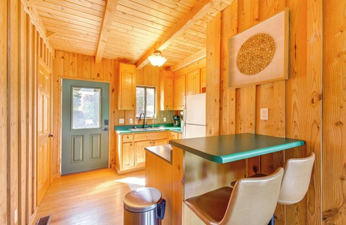 Six Mile Cabin | Lake Keowee Access: Idyllic Six Mile Cabin!
