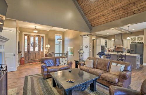 Seneca House | Lake Keowee Cottage with Deck and Private Dock!
