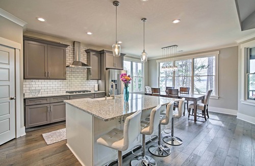 Seneca House | Lake Keowee Home with Balcony & Boat Dock!