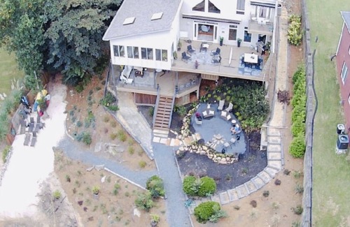 Flowery Branch House | Lake Lanier RETREAT w Beach!Dock!Arcades!Kayaks!Paddle Boards!Fire-pit!