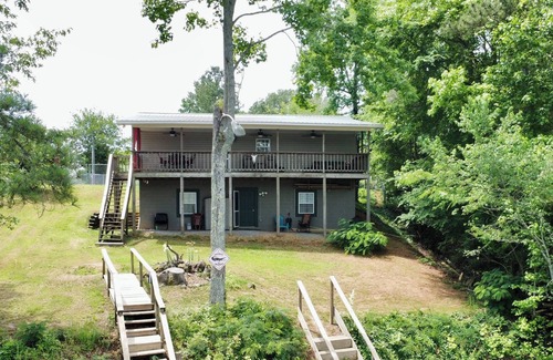 Gaylesville House | Lake life at its best. Lots of options for activities. Very pet friendly!
