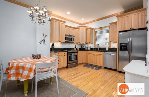 Douglas Condo | Lake Life Getaway - Condo near downtown!