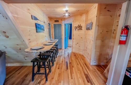 Rockbridge House | Lake Life, Hocking Hills, Hot Tub, Fireplace, Pond