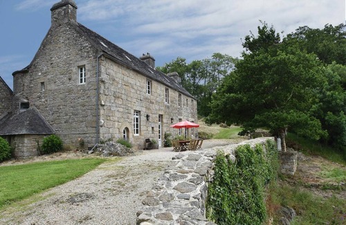 Plourin-les-Morlaix Villa | Lake Mansion in Plourin-lès-Morlaix