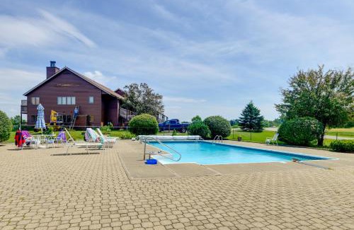 Newport Center Apartment | Lake Memphremagog Access Newport Condo with Balcony