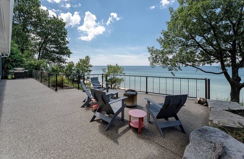 Michigan House | Lake Michigan Beach Cottage - beach access and stunning views.