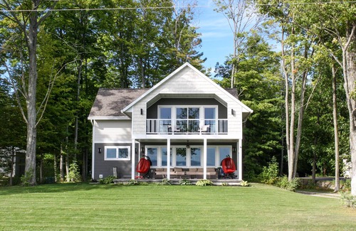 Suttons Bay House | Lake Michigan West Bay Waterfront Custom Built Bungalow - Sleeps 10