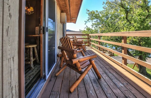 Minocqua Condo | Lake Minocqua 2nd floor studio with boat slip/on snowmobile trail