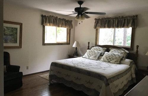 Minocqua House | Lake Minocqua Knotty Pine Resort Main House