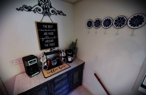 Blairsville Cottage | LAKE NOTTELY - LAKEFRONT 4 Bedrooms - 3 Baths - Hot Tub - Private Dock