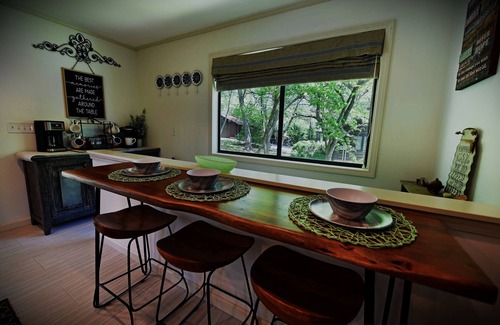 Blairsville Cottage | LAKE NOTTELY - LAKEFRONT 4 Bedrooms - 3 Baths - Hot Tub - Private Dock