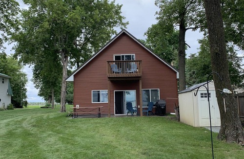 Osakis House | Lake Osakis Oasis - Kayaks, Pedal Boat, and SUP