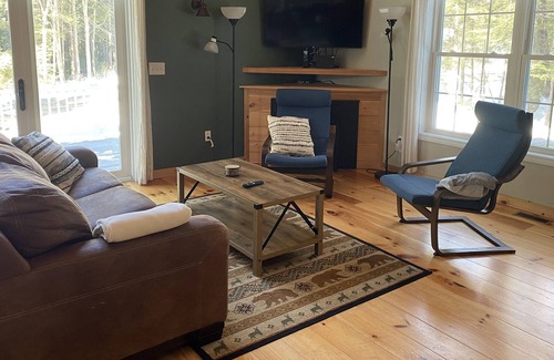 Moultonborough House | Lake Region Suissevale house next to beach and near Castle in the Clouds