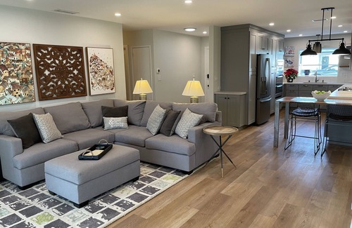 San Marcos House | Lake San Marcos Gem. Walking Distance to Lake, Dining and Golf!