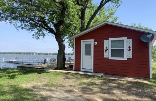 The Lakes Cabin | Lake Shetek waterfront cabin located near Currie MN and Laure Ingalls Wilder Pgt
