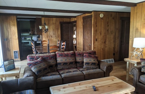 Brant Lake House | Lake side Chalet Brant Lake w/outdoor Hot Tubn