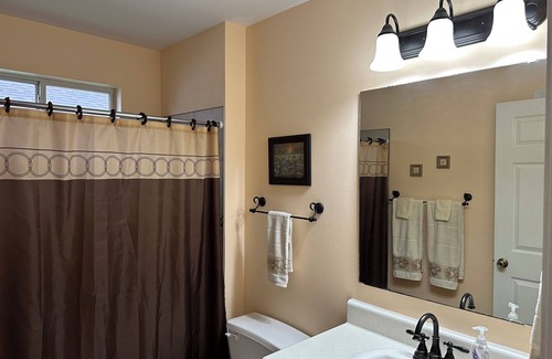 Gulf Breeze House | Lake Stay Beach Play - Charming 2-bedroom house in fabulous Gulf Breeze