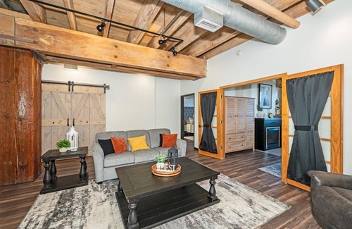 St. Louis County Apartment | Lake Superior Loft - Sleeps 10, Heart of Canal Park, Lake Superior View