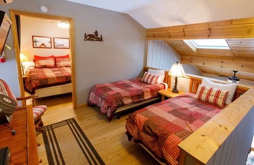Tofte Condo | Lake Superior's Chateau LeVeaux #25...Quiet, Quaint & Modern Charm!