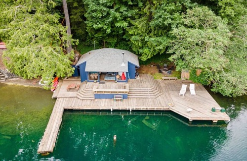 Port Angeles House | Lake Sutherland Waterfront Cabin w/Expansive Dock