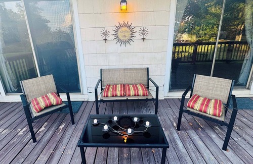 Quincy Cottage | Lake Talquin cozy 2-bedroom cottage w/peaceful lakeview. 35 minutes from FSU.