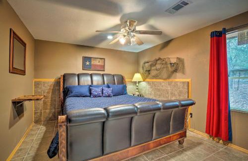 Pottsboro House | Lake Texoma Cabin - 1 Mi to Park and Boat Ramp!