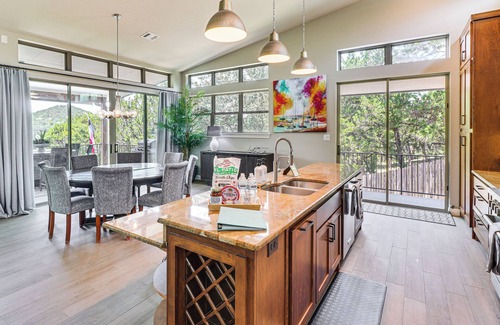 Leander House | Lake Travis House w/Private Dock, Pool & Hot Tub!