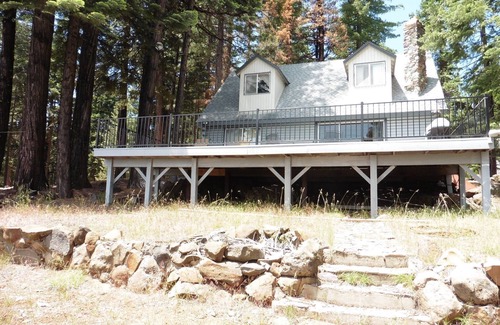 Lake Almanor Country Club Cabin | Lake Almanor County Club sleeps ten people beautiful view of lake off huge deck