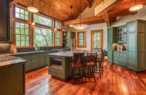 Lake Placid Ski Chalet | Lake View Chalet, enjoy a Luxury Adirondack Retreat with a walk to town location