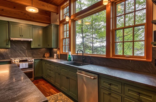 Lake Placid Ski Chalet | Lake View Chalet, enjoy a Luxury Adirondack Retreat with a walk to town location