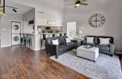 April Sound Condo | Lake-View Condo with Balcony, Pool, Lake Access, and Fully Equipped Kitchen—Perfect Getaway Spot!