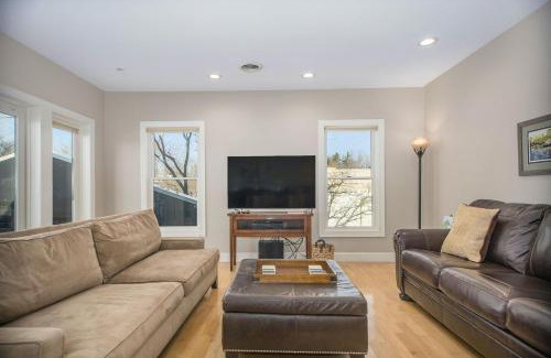 Saugatuck Apartment | Lake View Getaway