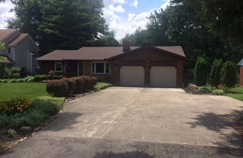 Jamestown House | Lake view home in quiet neighborhood near Xenia and Cedarville