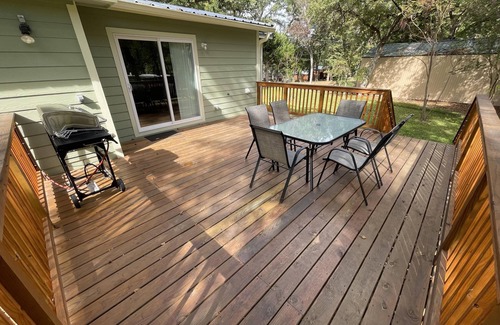 Crockett House | Lake View home with 3 king bedrooms