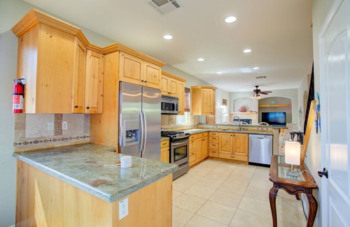 Lake Elsinore House | +Lake View House+ Walk to private sandy beach. Private lake access.